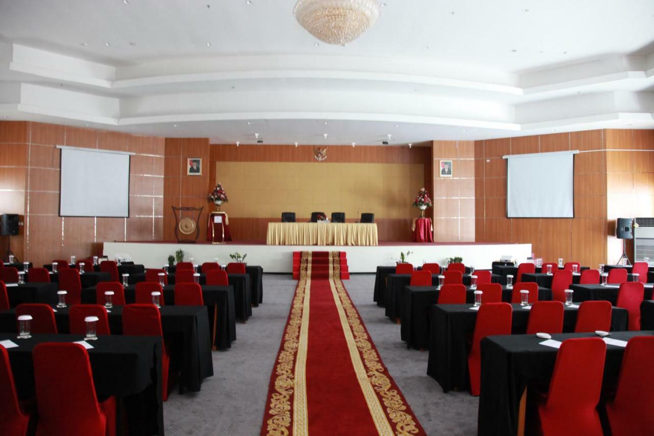 Training Centre Damhil Hotel Gorontalo ภายนอก รูปภาพ