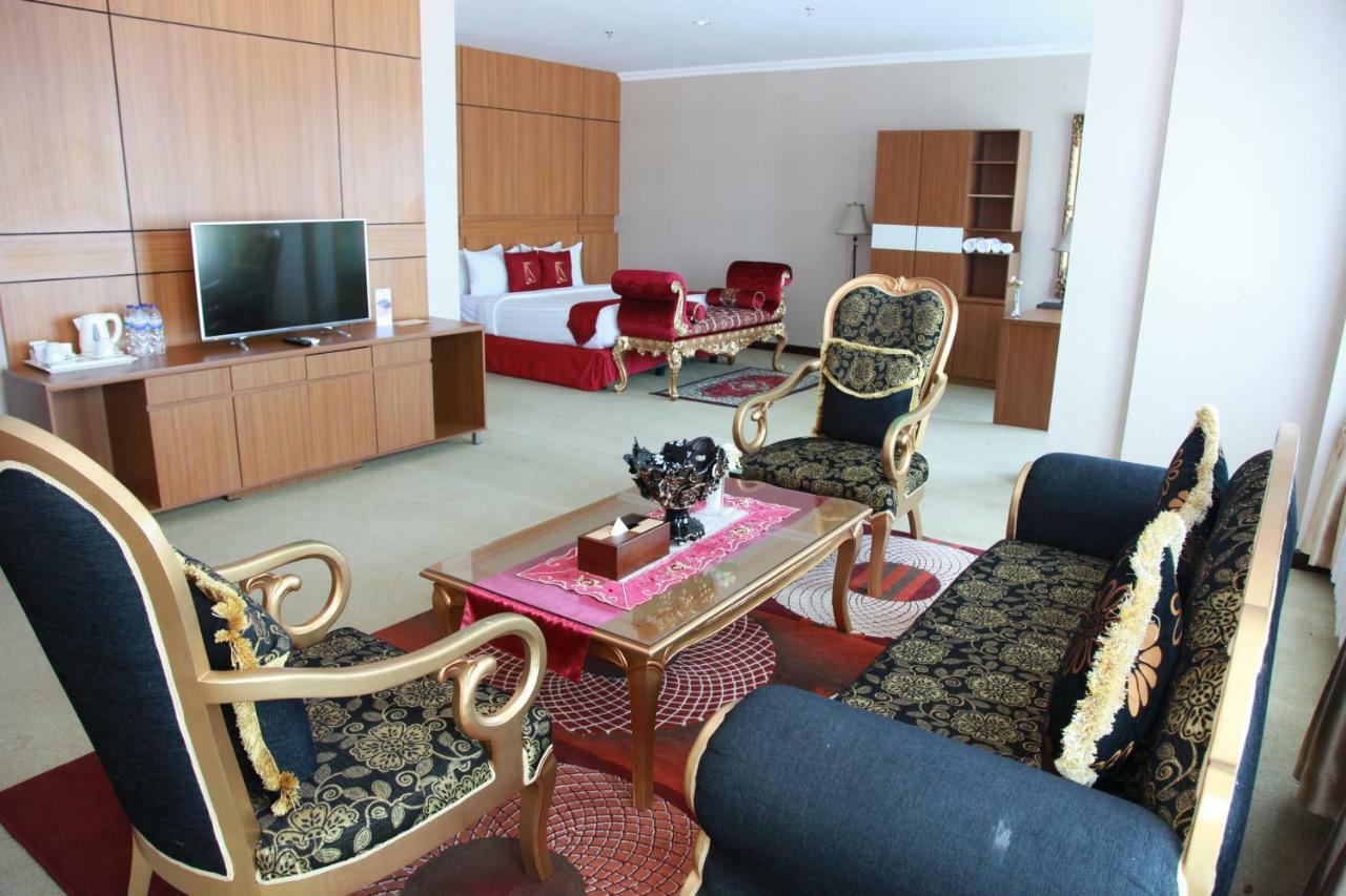 Training Centre Damhil Hotel Gorontalo ภายนอก รูปภาพ